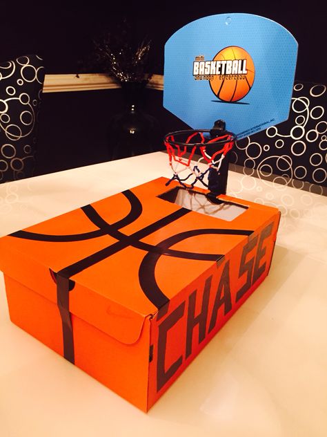 Basketball Valentine box. Used orange shoe box, electric tape, and small goal purchased at dollar store. Shoe Box Decorating Ideas, Shoe Box Ideas, Box Decorating Ideas, Basketball Valentine Boxes, Girls Valentines Boxes, Valentine Boxes For School, Basketball Ideas, Kids Valentine Boxes, Valentine Card Box