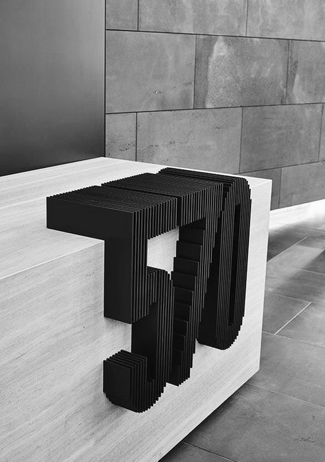 Love this Corporate Office Design, Environmental Graphic Design, Wayfinding Signage, Environmental Design, Diy Interior, Cool Ideas, Office Interior, Signage Design, Reception Desk