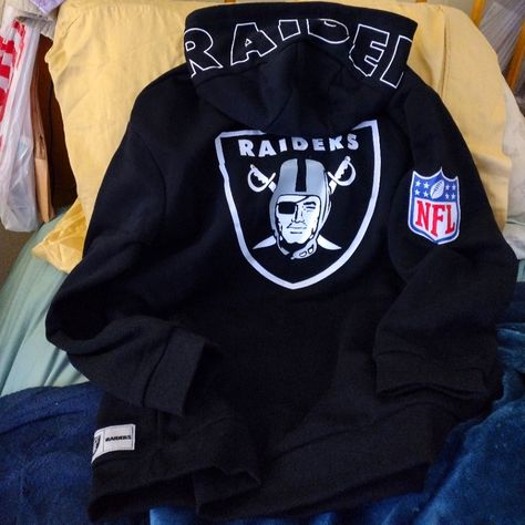 Sports Merch, Oakland Raiders Wallpapers, Raiders Jersey, Raiders Hoodie, Raiders Stuff, Raiders Shirt, Old Sweatshirt, Nfl Shirts, Cute Pants