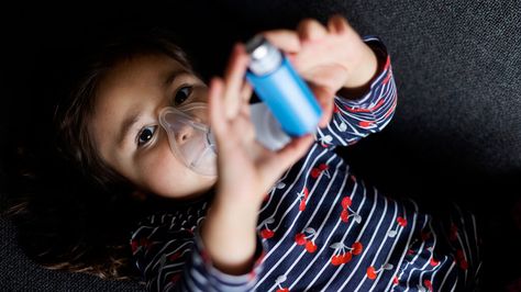 Using an inhaler with a spacer: How to use, benefits, and tips Pulmonary Function Test, Childhood Asthma, Asthma Symptoms, Lungs Health, Asthma Attacks, Family Medicine, Medical News, Breath In Breath Out, Fryer Recipes