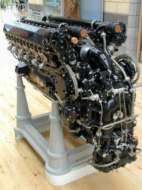 Rolls Royce Merlin, Wooden Speed Boats, Rolls Royce Engines, Wwii Fighter Planes, Wwii Fighters, Aircraft Engine, Supermarine Spitfire, British Aircraft, Classic Cars Trucks Hot Rods