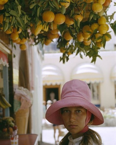 Anya Vaccaro 📷 Tony Vaccaro, 1965. #color #womenwithstyle #vintagestyle #photography #inspired #wanderlust #flairstyle Guava Photography, Vacation Mood, Vintage Trends, Orange Tree, Jolie Photo, Mellow Yellow, Color Stories, Positano, Photography Inspo