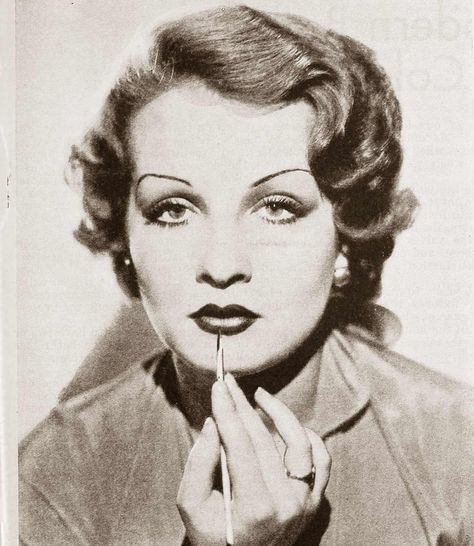 Vintage Makeup Advice page / 1930s-Makeup-Secrets---Sari-Maritza-1932 1930’s Makeup, 30s Makeup, 1930s Makeup, Make Up Guide, 1930s Hair, Makeup Secret, Makeup Advice, Make Up Videos, Finger Waves