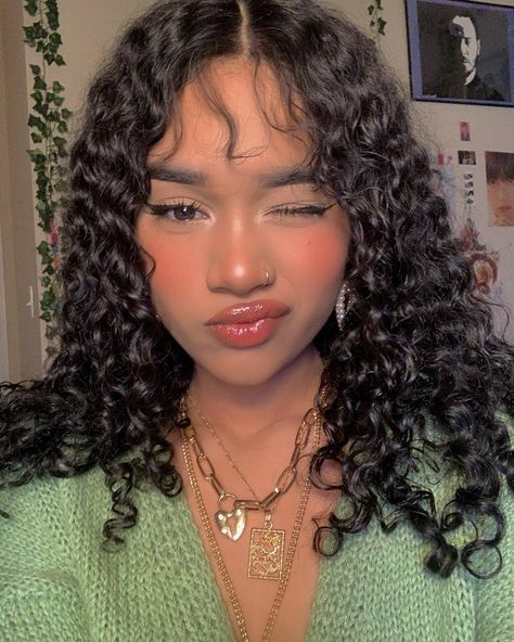 Grunge Hair, Curly Girl, Cute Makeup, Aesthetic Hair, Curly Hair Styles Naturally, Weave Hairstyles, Pretty Hairstyles, Pretty Face, Lany