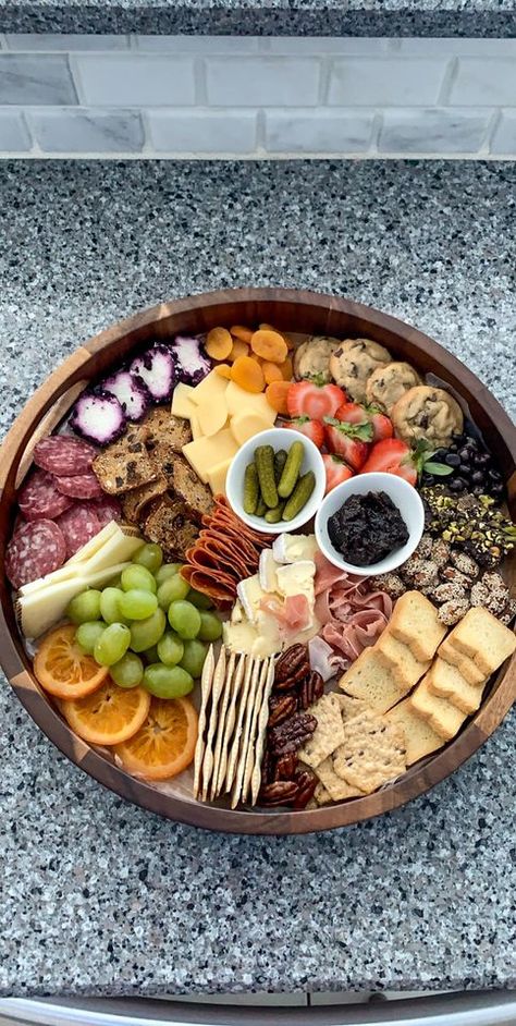 Charcuterie Appetizers, Charcuterie Recipes, Charcuterie Board, Cobb Salad, Cheese Board, Thanksgiving, Salad, Cheese