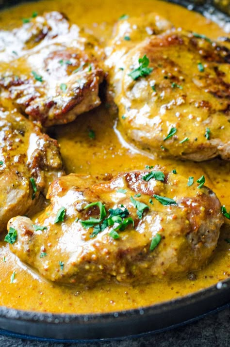 These moist honey dijon mustard pork chops cook in under 30 minutes and still have a perfect golden brown crust! Serve them with your favorite simple side dishes for a meal that everyone loves! #dinner #pork #recipe #mustard #easy Dijon Mustard Pork Chops, Tomahawk Pork Chop Recipe, Mustard Sauce For Pork, Curry Pork Chops, Sides For Pork Chops, Honey Pork Chops, Honey Mustard Pork Chops, Simple Side Dishes, Mustard Pork Chops