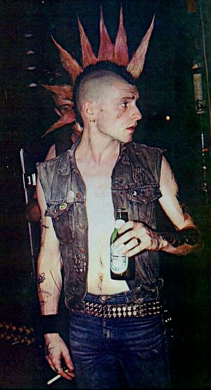 Punk Guys, Garage Punk, Punk Boy, 80s Punk, Punk Culture, Punk Looks, Crust Punk, Arte Punk, Oc Inspiration