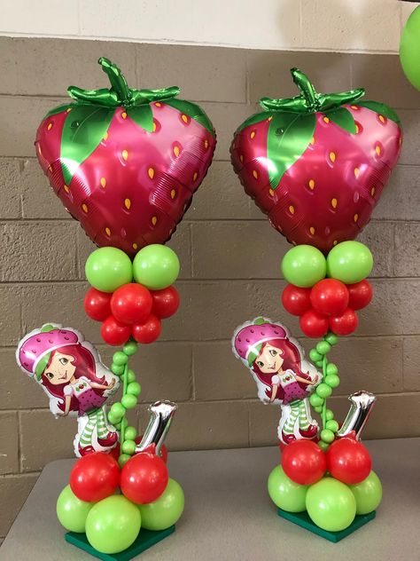 Strawberry Shortcake Balloon Arch, Strawberry Shortcake Centerpieces Ideas, Strawberry Shortcake Decorations, Strawberry Centerpiece Ideas, Strawberry Shortcake Centerpieces, Strawberry Shortcake Party Supplies, Strawberry Shortcake Christmas, Strawberry Shortcake Birthday Cake, Sweet Baby Shower Ideas