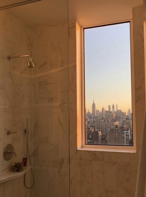 Manhattan Apartment Luxury, Nyc Penthouse Aesthetic, New York Penthouse Aesthetic, Dream Apartment Nyc, Nyc Apartment Bathroom, New York Apartment Aesthetic, Nyc Apartment Aesthetic, Penthouse Aesthetic, City Apartment Decor