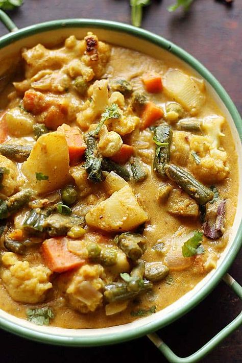 Wfpb Dinner, Korma Curry Recipes, Veg Korma, Veg Kurma Recipe, Vegetable Korma Recipe, Korma Sauce, Veg Gravy, Vegetable Korma, Mix Vegetable Recipe