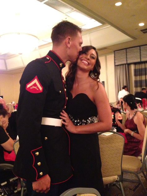 Kisses at the Marine Corps ball August 2013 Marine Ball Dresses, Military Couple Photography, Amp Aesthetic, Usmc Wedding, Military Couples Photos, Marine Girlfriend, White Tie Event, Marine Corps Ball, Navy Ball