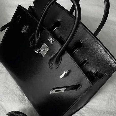 LMHK on Instagram: "New birkin 30 black box sellier Phw #birkin30 #birkinsellier #hermesbox" Birkin Men, Birkin Bags, Luxury Bag, Luxury Bags Collection, Handbags Affordable, Hermes Box, Bag Suitcase, Favorite Handbags, Black Box