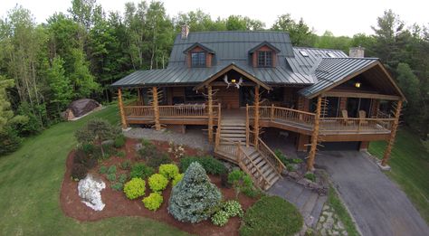 Moose Meadow Lodge Meadow Lodge This luxury log cabin in Waterbury, Vermont sits on 86 secluded acres of the Green Mountains. The large deck offers a place to relax, and there’s even a tree house with plenty of mountain views.  Photo: Courtesy of Moose Meadow Lodge Log Homes Exterior, Log Home Interior, Log Home Plan, Stone Cabin, Luxury Log Cabins, Log Cabin Living, Cabin Exterior, Cabin Kits, Cabin Living