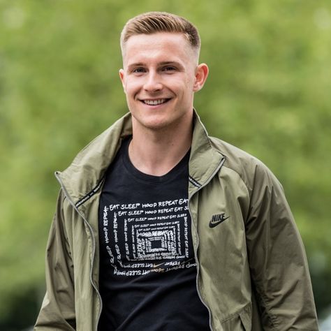 Johannes Eggestein, German footballer Skin Fade Haircut, Rain Blue, St Pauli, Skin Fade, Mens Haircuts, Men's Haircuts, Haircut Styles, Haircut Inspiration, Mens Hair