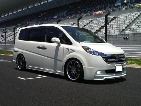 Honda Stepwagon Camper, Honda Stepwagon, Mini Vans, Vw T5, Mini Van, Buses, Glamping, New Cars, Suv Car