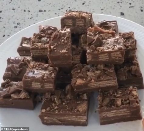 TikTok woman Jaycee Baso shares simple three-ingredient recipe for KitKat fudge slice | Daily Mail Online Kitkat Fudge Recipe, Kit Kat Fudge, Kitkat Fudge, Fudge Slice, Three Ingredient Recipes, Three Ingredient, Daily Mail, Ingredients Recipes, Fudge