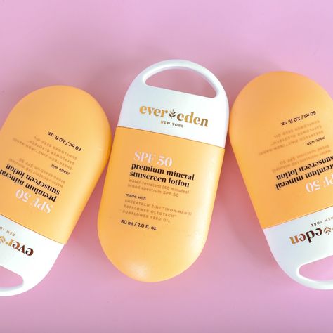 Sunscreen or moisturizer first? Learn the right way to apply SPF from a dermatologist at the link in our bio. #IPSY 📸@K3yzally / @lasfotosproject BoxyCharm Product: @evereden SPF 50 Premium Mineral Sunscreen Supergoop Mineral Sunscreen, Affordable Sunscreen, Best Mineral Sunscreen, Unseen Sunscreen Spf 40, Mineral Sunscreen, Spf 50, Sunscreen, Moisturizer, How To Apply