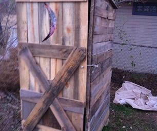 How To Build An Outhouse From Pallets Pallet Outhouse, Simple Outhouse Plans, How To Build An Outhouse, Simple Outhouse, Build An Outhouse, Diy Outhouse, Building An Outhouse, Outhouse Plans, Outhouse Ideas