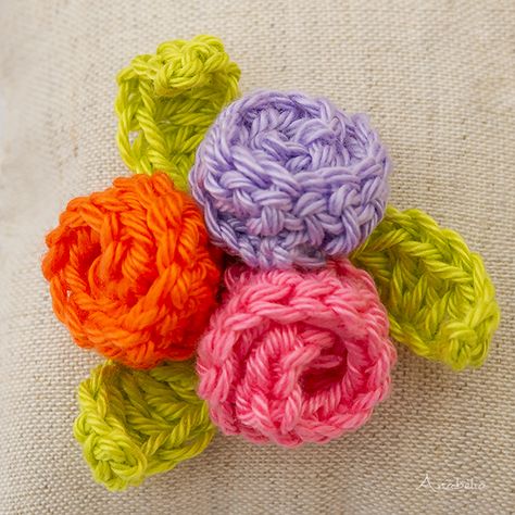 Crochet Mini Rose Free Pattern, Easy Crochet Rose, Crochet Sunflowers, Crochet Small Flower, Yarn Projects Crochet, Crochet Rose Pattern, Yarn Flowers, Flower Button, Crochet Sunflower