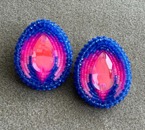 Native Earrings Beaded, Native American Beadwork Earrings, Beading Board, Beading Art, Beading Design, Native Earrings, Native American Beadwork Patterns, Native Beading, Seed Bead Jewelry Patterns