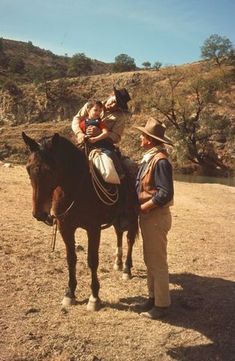 Remembering John Wayne: You've never seen any of these exclusive photos John Wayne Son, John Wayne Quotes, James Arness, John Wayne Movies, Movie Talk, Wayne Family, Tv Westerns, American Western, Western Movie