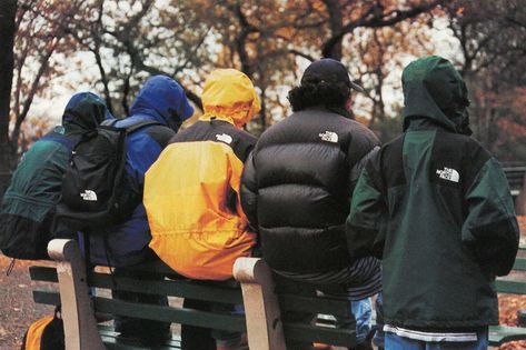 How The North Face Took Over 90s New York Style Fashion Guys, The North Face 1996, Vintage Outfits 90s, Fall College Outfits, Rapper Outfits, North Face Nuptse, Sergio Tacchini, Streetwear Men, New York Style