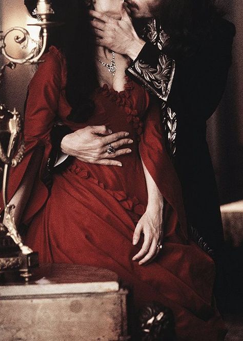 Vampira on Twitter: "Bram Stoker's Dracula.… " Dracula 1992, Victorian Vampire, Vampire Romances, Istoria Artei, Vampire Love, Bram Stoker's Dracula, Gothic Vampire, Francis Ford Coppola, Gothic Romance