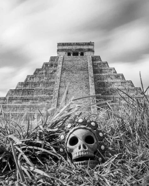 Gods Tattoo, Mayan Gods, Aztec Statues, Aztec Warrior Tattoo, Aztec Temple, Aztec Pyramids, Hd Mobile Wallpaper, Aztec Artwork, Mayan Tattoos