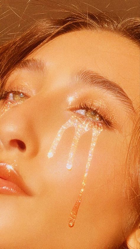 Tears Photography, Glitter Tears, Fake Tears, Photography Ideas At Home, Tears Art, Glitter Photography, Becca Makeup, Vsco Aesthetic, Solo Costume