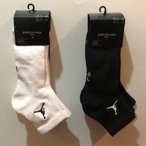 Brand - Jordan Socks Name - Everyday Max Socks Height- Ankle Quantity- 3 Pack Condition- Brand New Colors Available; Black & White Size; Large - For Men Shoe Size 8-12 & Women Shoe Size 10-13 The Price Listed Is For Each Pack. Nike Socks Men, Cheap Black Socks For Streetwear, Nike Socks For Boys, Nike Socks Black, Black Nike Ankle Socks, Baddies Hairstyle, Jordan Socks, Nike Shoes Men, Psd Boxers