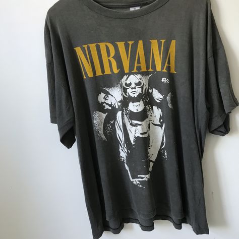 Nirvana Clothes, Nirvana In Utero, Vintage Nirvana, Vintage Rock T Shirts, Nirvana Shirt, In Utero, University Outfit, Black Wardrobe, Metal T Shirts