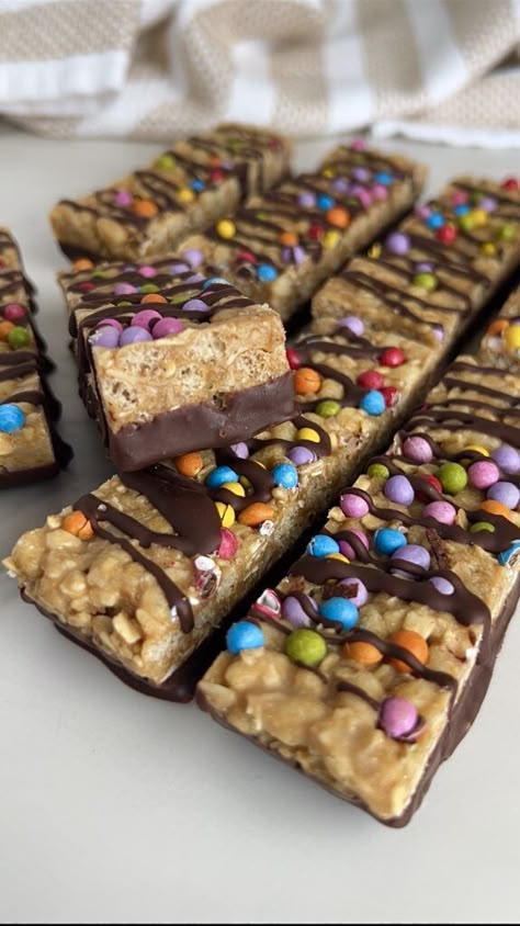 Copycat Kudos Bars! But Free Snacks For School, Copycat Kids Cliff Bars, Copycat Kudos Bars, Granola Bars With Rice Krispies And Oats, Diy Cliff Bars, Freezer Friendly Snacks, Prepackaged Snacks For School, Kids Snacks Homemade, Dairy Free Breakfast Bars