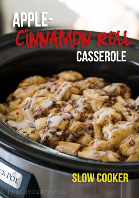 Just toss the ingredients in your crock pot and this Slow Cooker Apple Cinnamon Roll Bake will be ready in a flash! Apple Cinnamon Roll Casserole, Apple Cinnamon Roll Bake, Roll Desserts, Cinnamon Roll Casserole Recipe, Crockpot Cinnamon Rolls, Xmas Brunch, Slow Cooker Cinnamon Rolls, Roll Cheesecake, Slow Cooker Apple