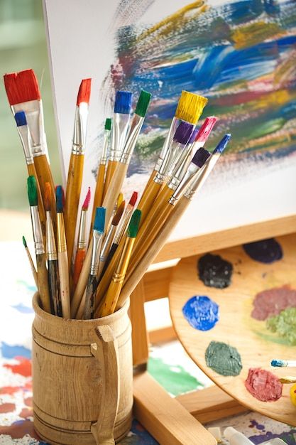 Brushes and paints for drawing in compos... | Premium Photo #Freepik #photo #acrylic-paint #painting-brush #acrylic-painting #painting Elizabethcore Aesthetic, Paint Brushes Photography, Photo Brush, Painting Materials, Painting Brush, Painting Painting, Aesthetic Painting, Paint Painting, Aesthetic Vintage