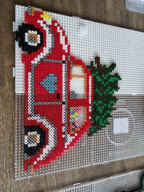 Perleplader Ideas Jul, Hama Beads Christmas, Melt Beads Patterns, Christmas Perler Beads, Hamma Beads Ideas, Easy Perler Bead Patterns, Pearl Beads Pattern, Hama Beads Design, Diy Perler Bead Crafts