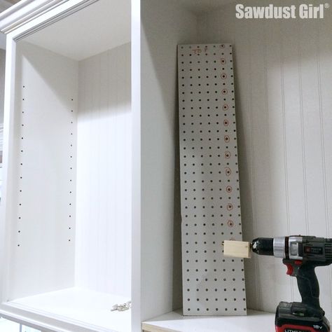 diy Shelf Pin Drilling Jig Adjustable Bookshelf, Sawdust Girl, Diy Shelf, Floating Shelf Decor, Floating Shelves Bathroom, Woodworking Toys, Floating Shelves Diy, Diy Shelves, Ikea Hacks