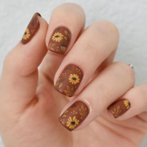 Fall Daisy Nails, Easy Sunflower Nail Art, Simple Flower Design Nails, Almond Gel Nails Fall, Square Neutral Nails, Fall Flower Nails, Flower Nail Art Designs, Base Coat Nail Polish, Nail Stickers Designs