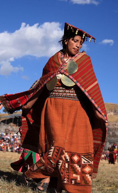 Inca Clothing, Peru Clothing, Costumes Around The World, Inca Empire, Fashion Design Portfolio, Traditional Fashion, People Of The World, Historical Clothing, Anthropology