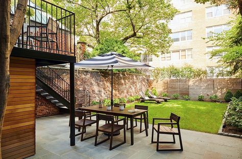 Brooklyn Backyard, Brooklyn Townhouse, Garden Unit, Townhouse Exterior, Luxury Townhouse, Brooklyn Brownstone, London Garden, House Extension Design, Brooklyn Heights