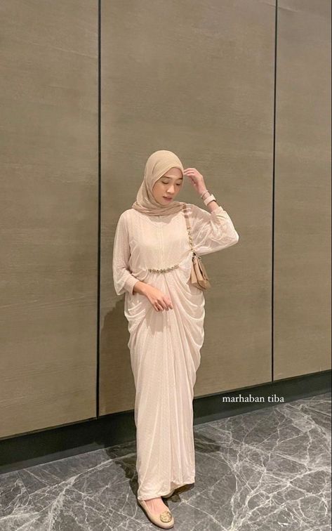 Kaftan Dress Modern, Dress Brokat Modern, Kondangan Outfit, Dress Muslim Modern, Fesyen Islam, Kebaya Modern Dress, Hijab Dress Party, Kebaya Dress, Modern Hijab