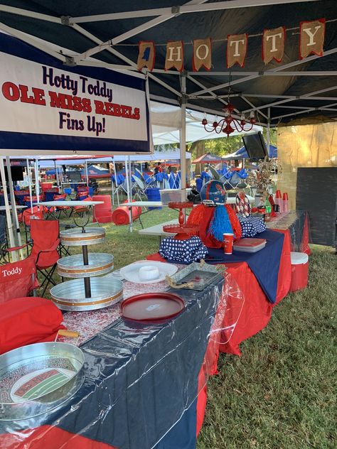 Ole Miss Grove Tailgate, Ole Miss Tailgate Decorations, College Football Tailgate Ideas, Ole Miss Tailgating Decorations, Ole Miss Tailgate, Ole Miss Tailgating, Tailgate Decor, Senior Breakfast, College Football Tailgate