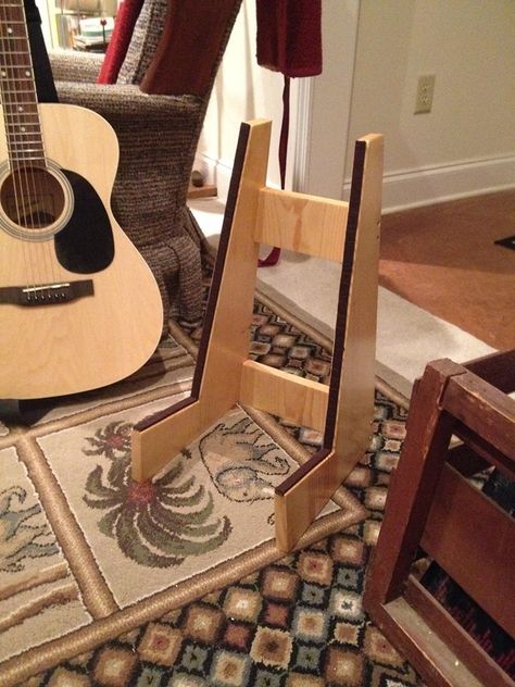 Guitar Stand Ideas, Guitar Stand Plans, Guitar Display Wall, Multiple Guitar Stand, Diy Guitar Stand, Hanging Guitars, Wood Guitar Stand, Wooden Guitar Stand, Library Plan