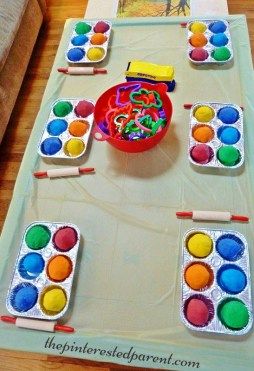 Play Doh Party, Playdough Party, Wiggles Birthday, Birthday Activities, Art Birthday Party, Birthday Party Activities, Rainbow Birthday Party, Rolling Pins, Art Birthday