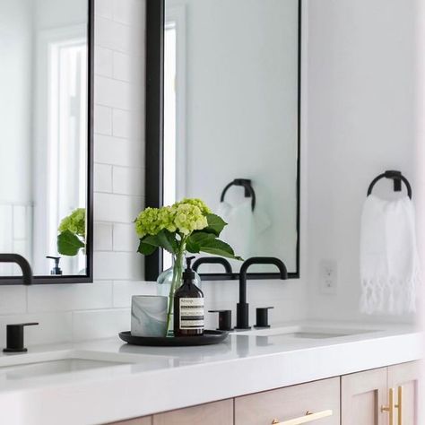 Darby Wallis Design on Instagram: "If you love the look of several metal finishes for your bathroom or kitchen and can't decide on just one, do what we do and mix it up! We're sharing exactly what we did in this bathroom remodel to make it super easy for you. 🎉 We used matte black for the plumbing fixtures, mirrors, towels hooks and TP holder. We mixed in matte gold in the cabinet hardware, lighting, shower door handle and hinges. Just the right amount of contrast to keep things fun! FYI, met Black Fixtures Bathroom, Gold Hardware Bathroom, Black Hardware Bathroom, Gold Shower Fixtures, Black Shower Fixtures, Plumbing Fixtures Bathroom, Gold Bathroom Fixtures, Black Faucets, Shower Door Handle