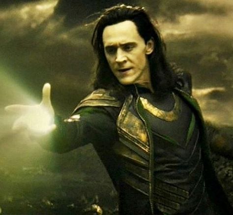 Loki Thor The Dark World Dark World, Magic Powers, Marvel Comic Universe, The Dark World, Loki Marvel, Loki Thor, Loki Laufeyson, Tom Hiddleston Loki, Marvel Memes