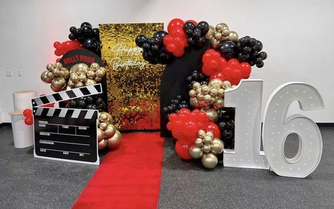 Movie Premiere Party Decorations, Red Carpet Balloon Arch, Hollywood Theme Centerpieces, Hollywood Theme Balloon Arch, Red Carpet Party Ideas Decoration Oscar Night, Hollywood Balloon Decor, Old Hollywood Balloon Garland, Old Hollywood Balloon Arch, Red Carpet Dance Decoration