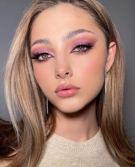 Pink Eye Looks, Make Up Rosa, Makeup Artist Looks, Barbie Makeup Look, Makeup Rosa, Pink Eyeshadow Look, Maquillage On Fleek, Great Makeup, Pink Eye Makeup