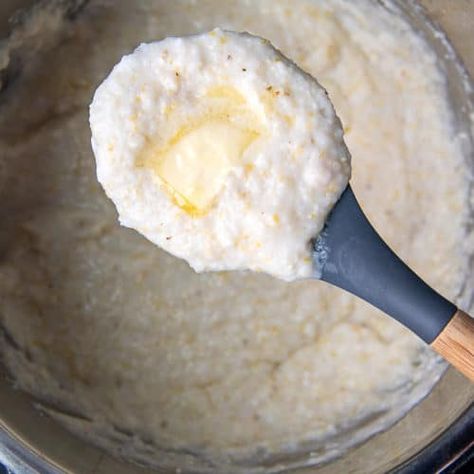 Quick Instant Pot Grits Recipe - MamaGourmand Instant Pot Grits, Southern Grits, Quick Grits, Instant Grits, Stone Ground Grits, How To Cook Grits, Creamy Grits, Cheesy Grits, Grits Recipe