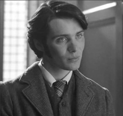 Cillian Murphy in The Way We Live Now. Cillian Murphy Scarecrow Icon, Cillian Murphy Eyes, Cillian Murphy Scarecrow, Murphy Actor, Jonathan Crane, Irish Beauty, Irish Women, Film Credits, Gender Envy