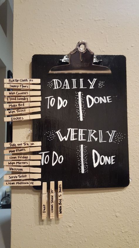 I saw this and fell in love with the idea. So far it's been a great help with my family. 1 clipboard Black Chalk Paint White Chalk Marker Clothes Pins Skinny tipped Permanent Marker Easy Room Decor Ideas, Home Command Center, Black Chalk Paint, Family Command Center, Easy Room Decor, House Organisation, Chore Chart Kids, Paint White, Chalk Markers